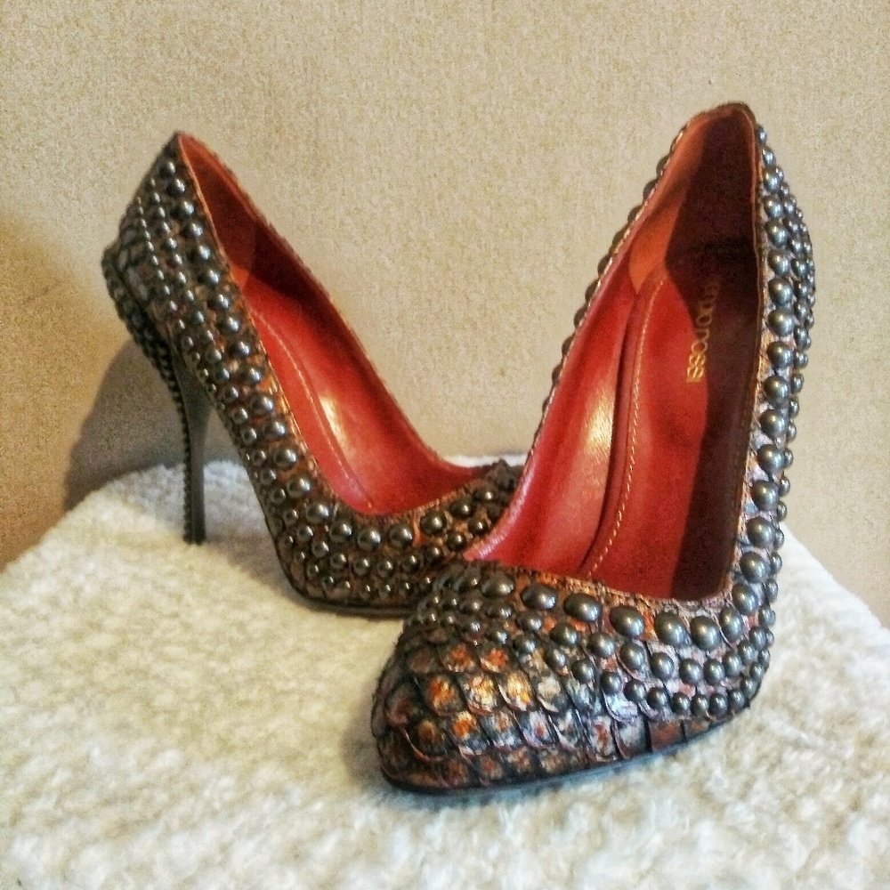 Authentic Sergio Rossi Genevieve Pumps 🔥